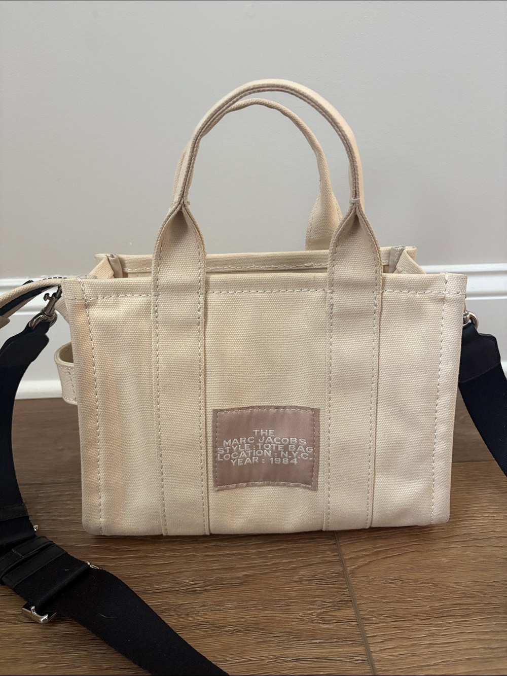 Marc Jacobs The Tote Bag Small Canvas Tote in Beige - Picture 3 of 4